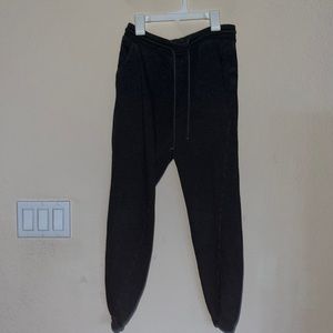 Dark gray, comfy sweatpants